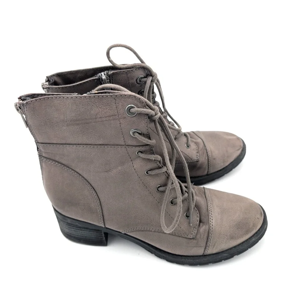 MAURICES Gray Womens Size 9 Side Zip Chelsea Boot